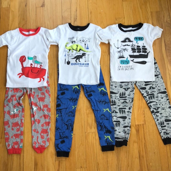 Carter's Other - Toddler boys size 5 pjs